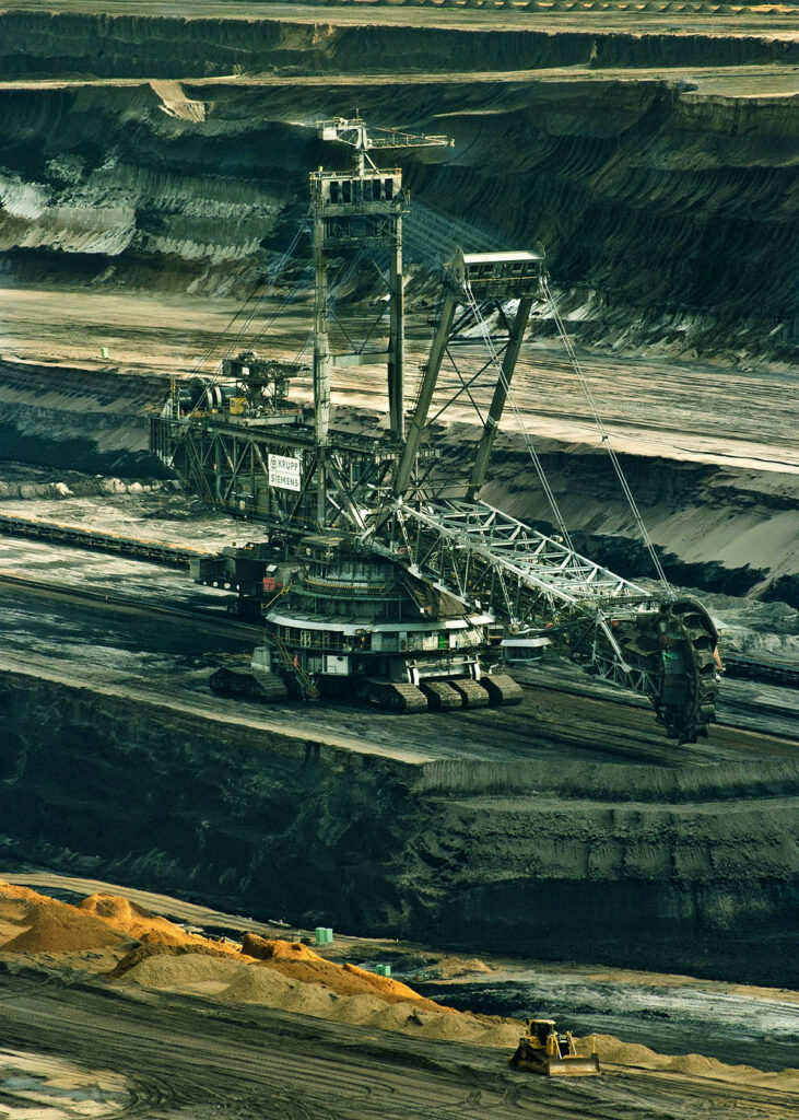 excavadora minera verde